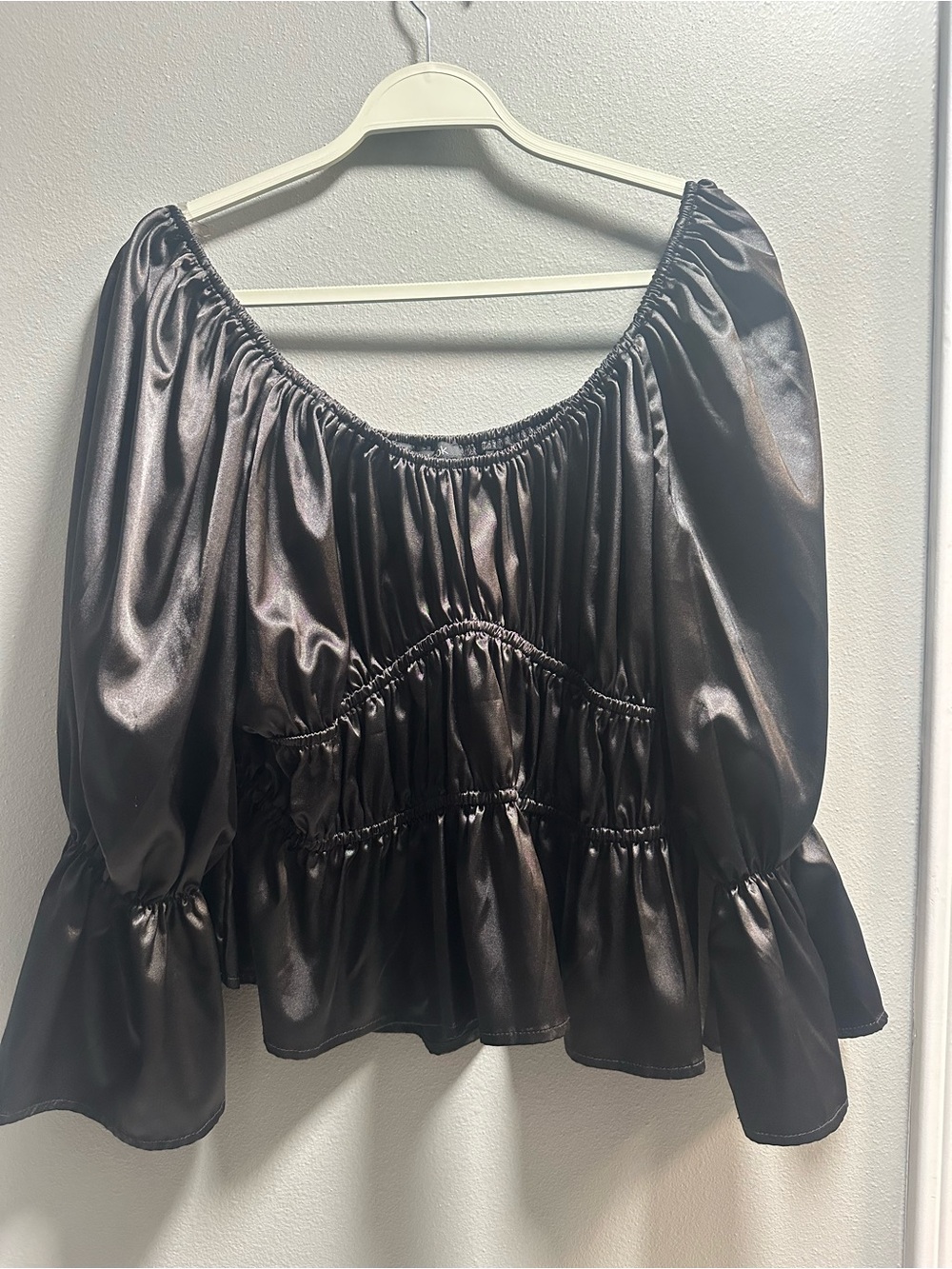 New Look Black Satin Puff-Sleeve Peplum Blouse